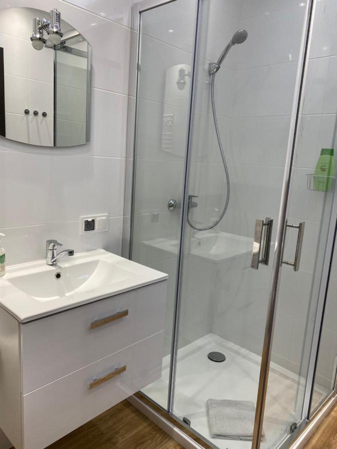 2 Tyskie Apartamenty Z Ogrodkiem Тичи Екстериор снимка