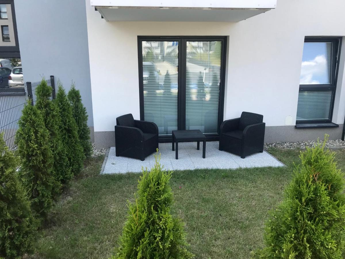 2 Tyskie Apartamenty Z Ogrodkiem Тичи Екстериор снимка