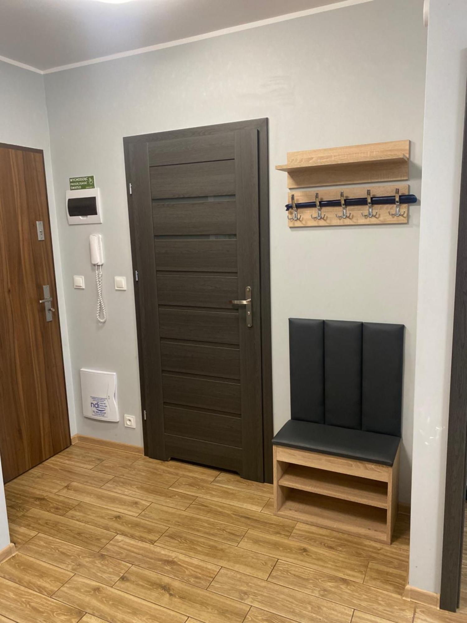 2 Tyskie Apartamenty Z Ogrodkiem Тичи Екстериор снимка