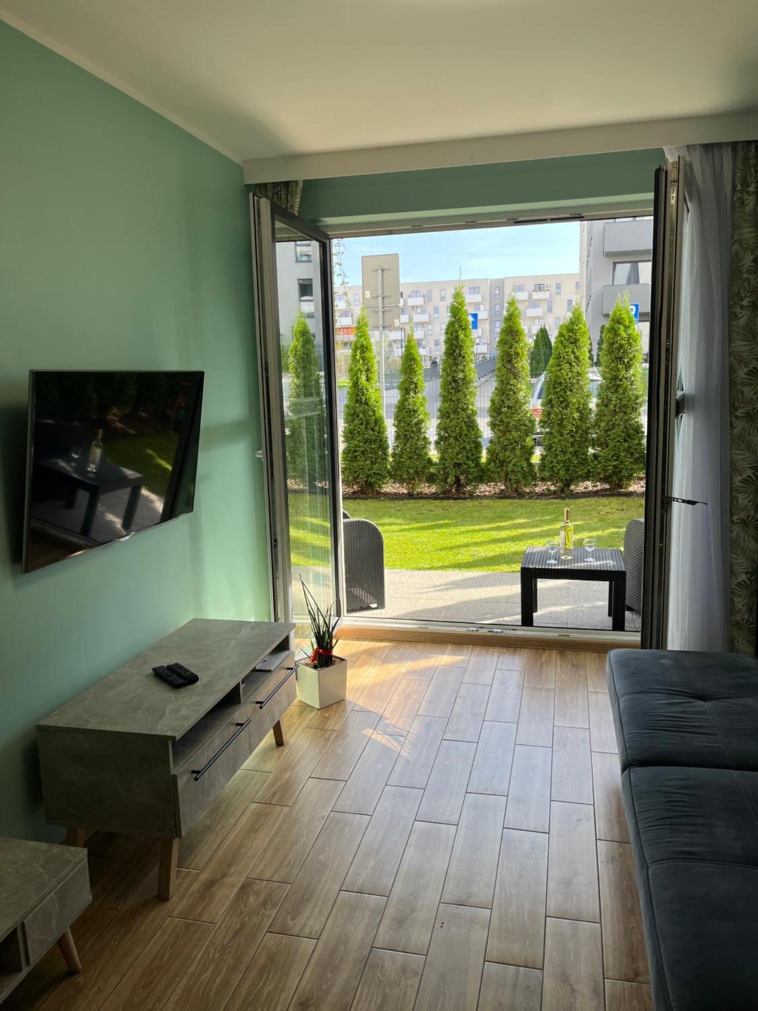 2 Tyskie Apartamenty Z Ogrodkiem Тичи Екстериор снимка